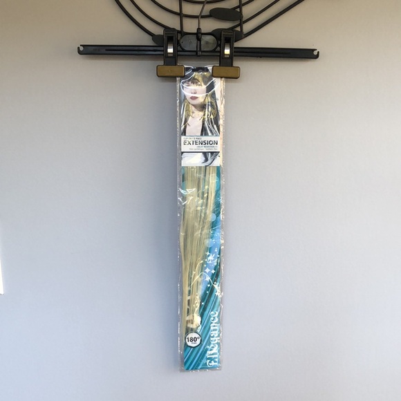 Clip in Hair Extension - Picture 3 of 6